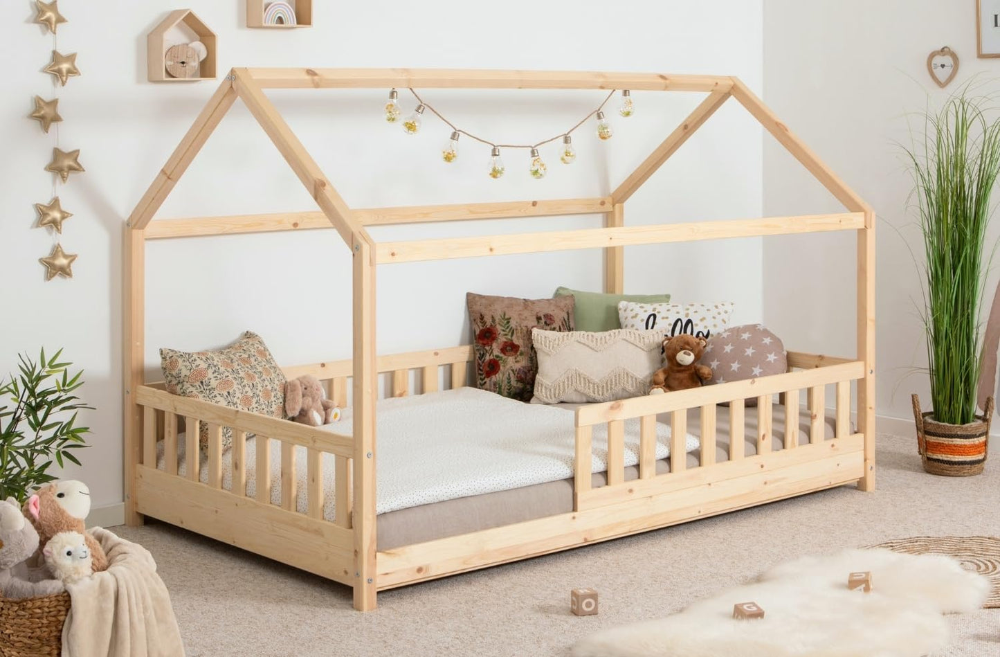 TiCAA Kinderbett Hausbett Montessori Bodenbett aus Massivholz mit Rausfallschutz