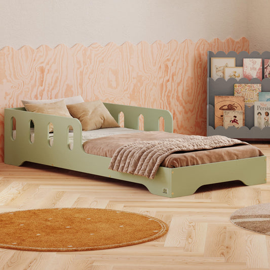 smartwood Montessori Kinderbett aus Holz mit Rausfallschutz & Lattenrost – Bodenbett für Kinder – FSC